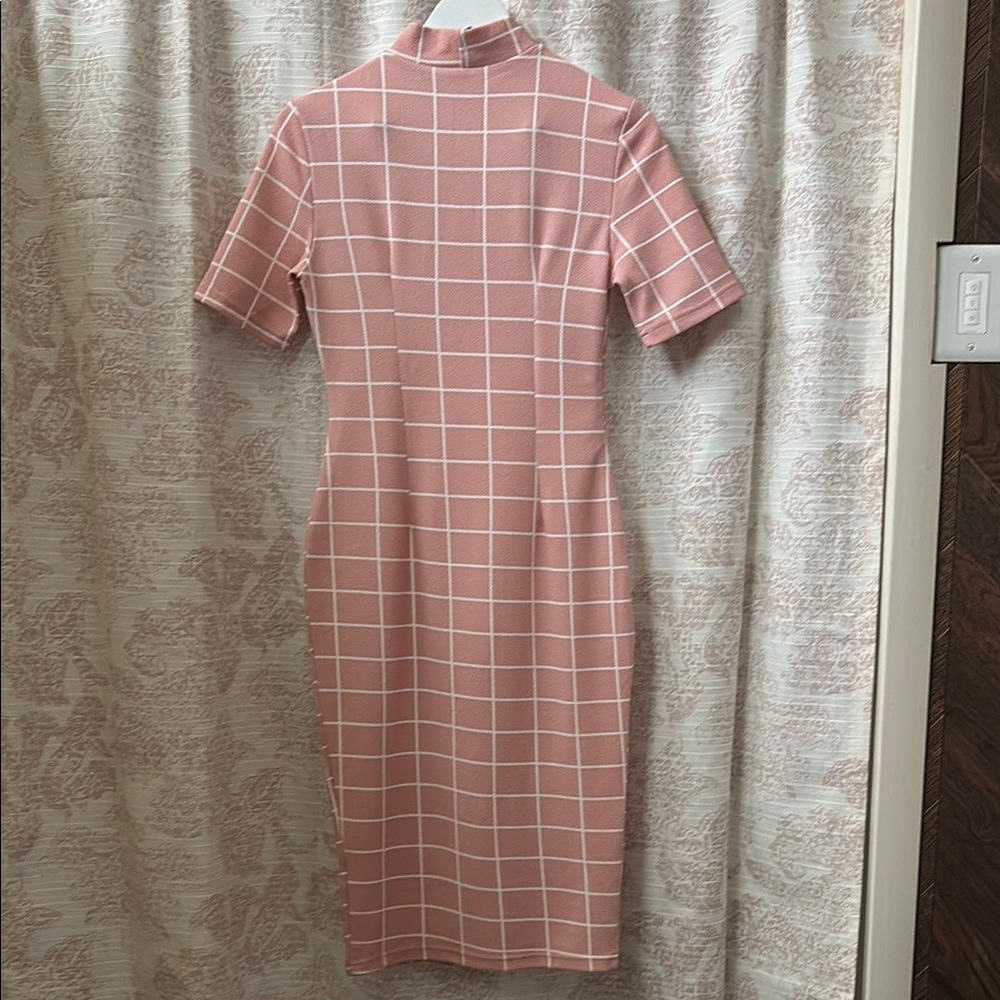Pink Grid Pattern Dress - Picture 3 of 4